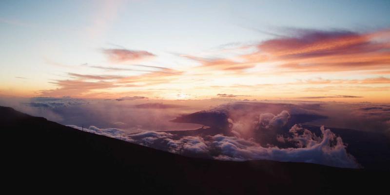 从论坛到泛友汇：社交平台上的数字身份构建与个人品牌塑造指南