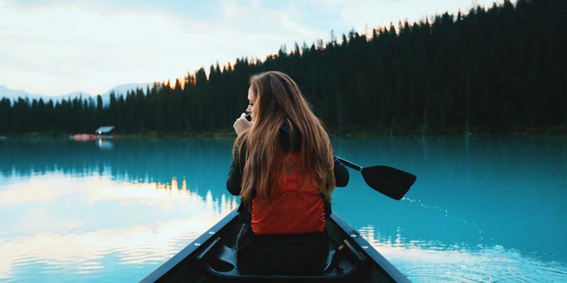 泛友汇交友论坛如何影响青少年心理健康？机制研究与正向引导策略